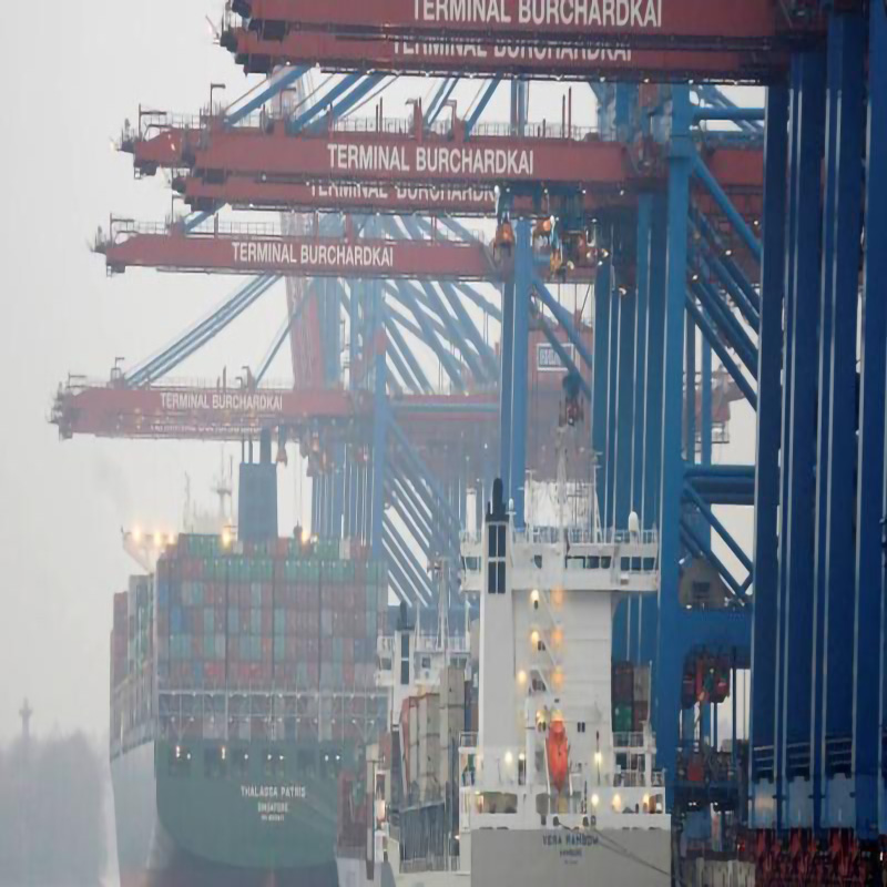 L\'Allemagne permet à Cosco de la Chine de prendre une participation de 24,9% dans le plus grand port